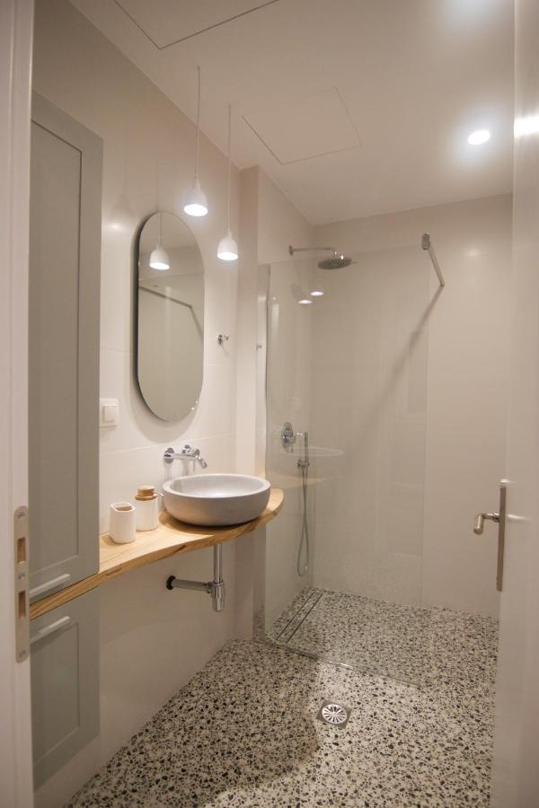 Patio Apartment Near Metro & Acropolis Атина Екстериор снимка