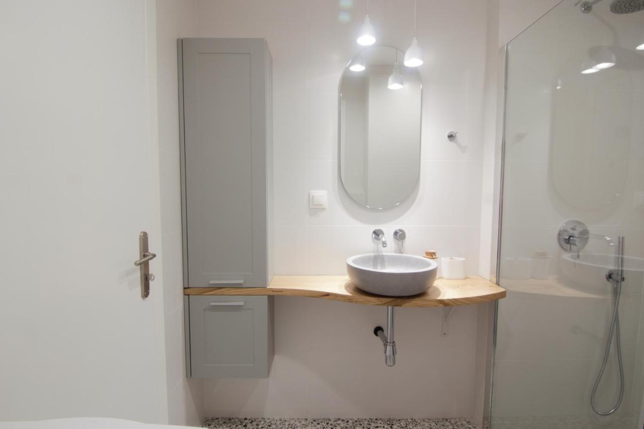 Patio Apartment Near Metro & Acropolis Атина Екстериор снимка