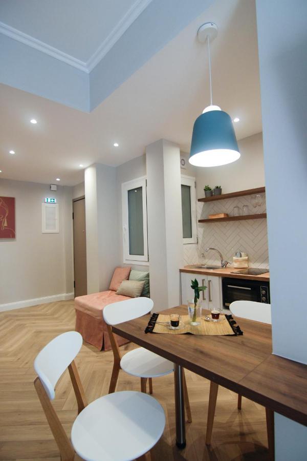 Patio Apartment Near Metro & Acropolis Атина Екстериор снимка